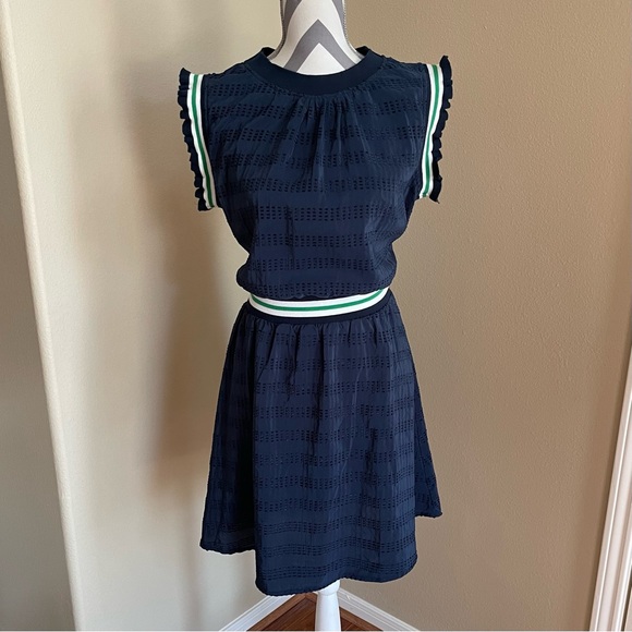 Voy Dresses & Skirts - Voy - Elegant Navy Midi Dress - w/ Cute Trim Dteails - Size: Medium